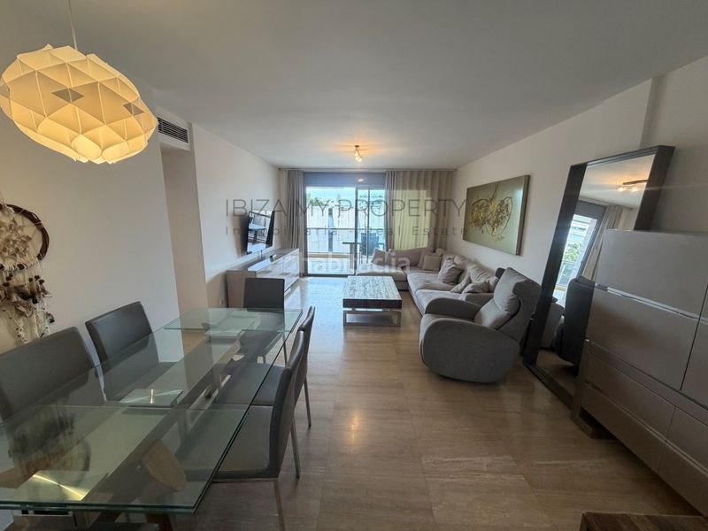 Foto 4dc8a676-2b9c-4e58-b45f-f4e3d326d58a. Lloguer apartament a Marina Botafoc-Talamanca Ibiza