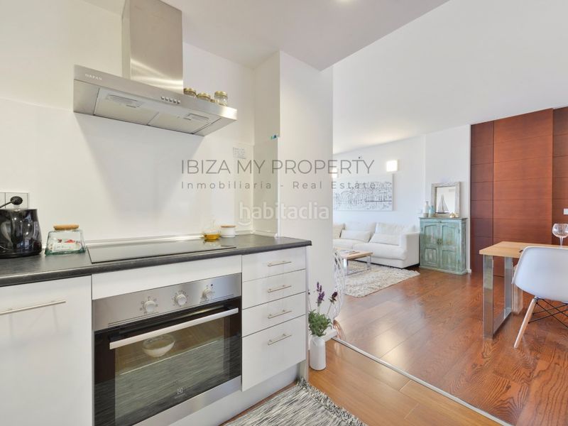 Foto 2ad82d84-7354-48dd-b085-da15e6f81db1. Apartament amb aparcament piscina a Marina Botafoc-Talamanca Ibiza
