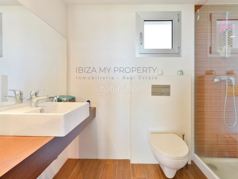 Foto 5a7f99ce-7fb7-4712-831a-e31050d1fff0. Apartament amb aparcament piscina a Marina Botafoc-Talamanca Ibiza