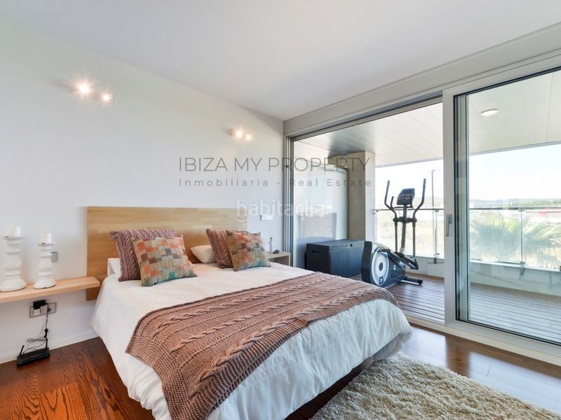 Foto f0bb12fb-5157-4949-b53c-ac2473b22c5e. Apartament amb aparcament piscina a Marina Botafoc-Talamanca Ibiza