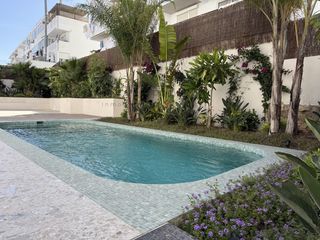 Rent Apartment  Calle carles roman ferrer. Apartamento con terraza privada y acceso directo a piscina edifi