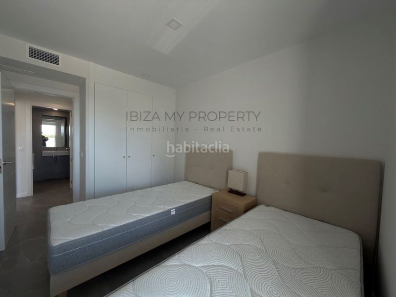 Foto 0087adc9-1b9a-4739-a690-b2e1a09f60b9. Lloguer apartament amb aparcament piscina a Ses Figueretes - Platja d'en Bossa - Cas Serres Ibiza