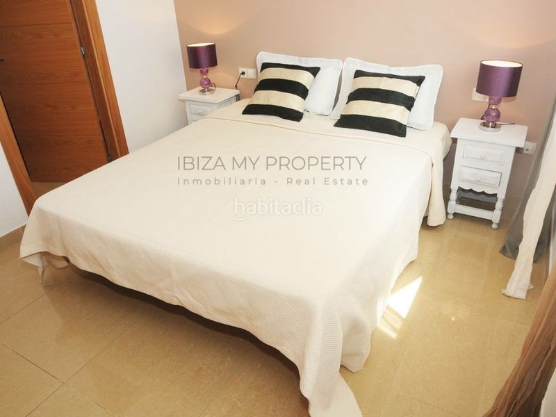 Foto 282c8bf6-fcd4-48f6-bb0b-c4592dadf646. Lloguer apartament amb aparcament piscina a Ses Figueretes - Platja d'en Bossa - Cas Serres Ibiza