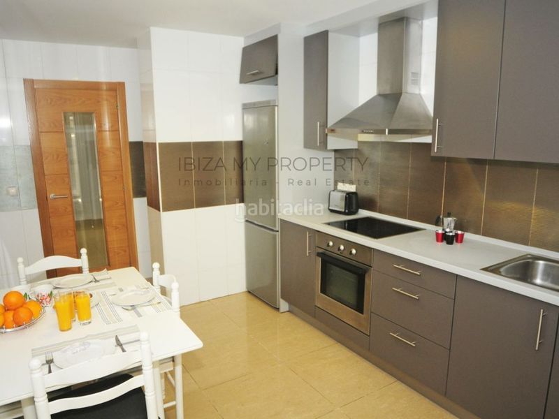 Foto 368e4116-5e79-47c3-b46e-b51718962904. Lloguer apartament amb aparcament piscina a Ses Figueretes - Platja d'en Bossa - Cas Serres Ibiza