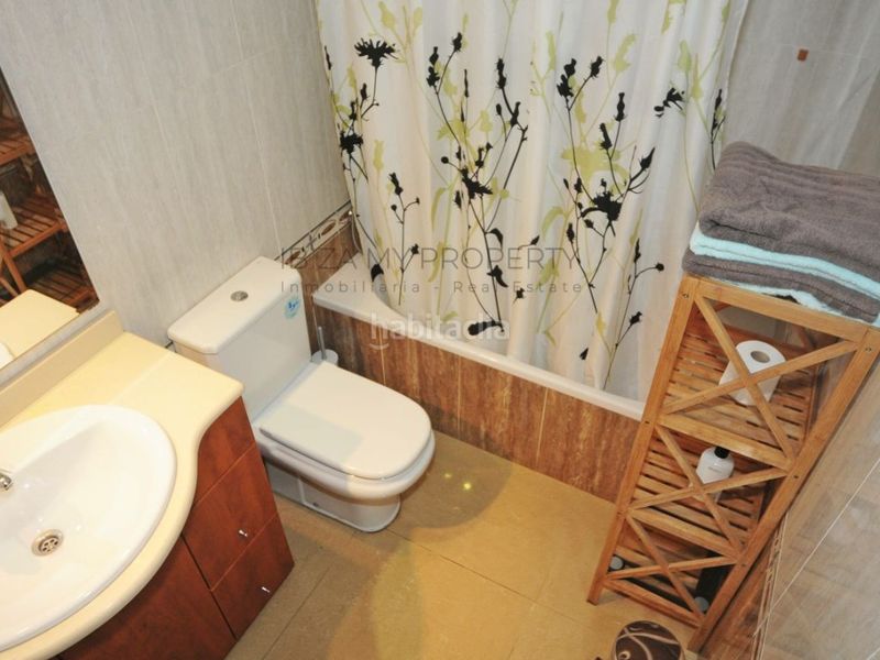 Foto b37ad9a3-a84a-42d9-83e3-20c2e206a6b1. Lloguer apartament amb aparcament piscina a Ses Figueretes - Platja d'en Bossa - Cas Serres Ibiza