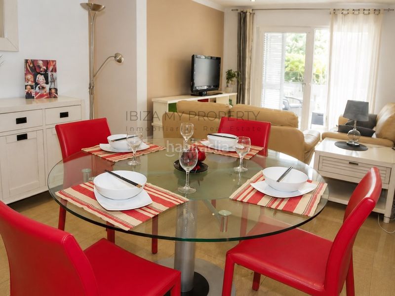 Foto ee77f707-2645-41ce-91a4-13209449c54c. Lloguer apartament amb aparcament piscina a Ses Figueretes - Platja d'en Bossa - Cas Serres Ibiza