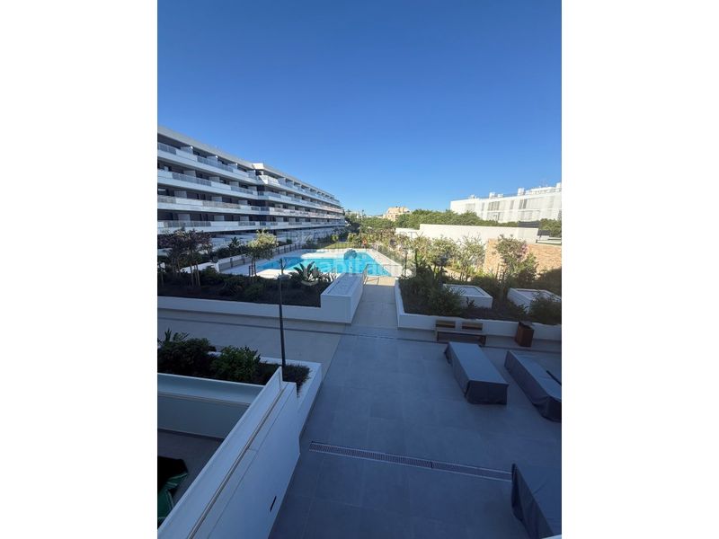 Foto c8fd5717-bf5c-4ea0-b94c-5edab82de98f. Lloguer apartament amb aparcament a Ses Figueretes - Platja d'en Bossa - Cas Serres Ibiza