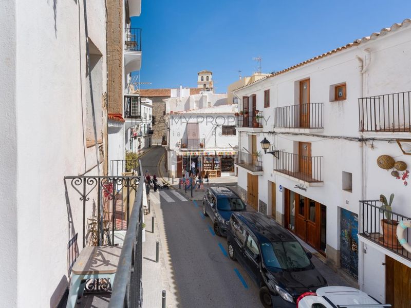 Foto bb28e062-b8a0-4938-a04c-a739e5befba2. Apartament a Dalt Vila-La Marina Ibiza