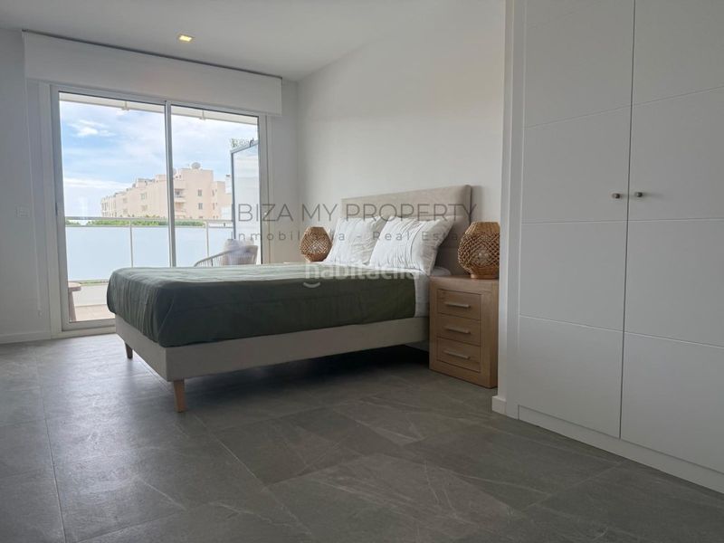 Foto fb651b6b-dd5b-4990-a7d4-ee54fd6377d2. Lloguer apartament amb aparcament piscina a Ses Figueretes - Platja d'en Bossa - Cas Serres Ibiza