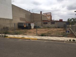 Terreny residencial  Carrer d'ausiàs march. Solar en venta en guadassuar