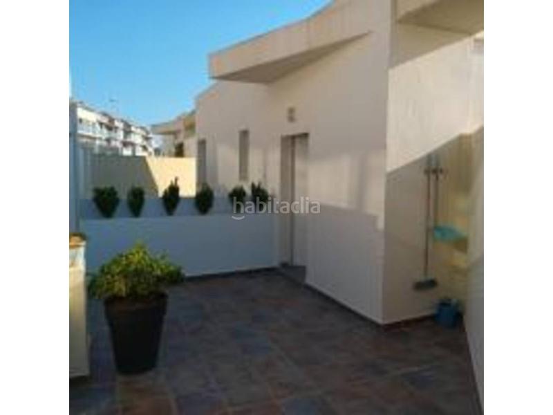 Foto 175a3e1a-7e3d-46d1-ac39-a4311b73090b. Casa a schiera con parcheggio piscina in El Faro Cullera