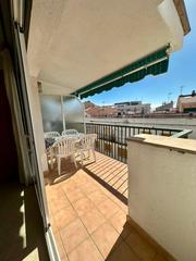 Dúplex  Carrer llevant. Apartamento dúplex en la playa
