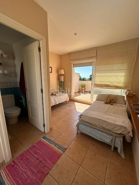 Foto 1156aa52-bd66-4bf3-8a03-e3f09c3bdaa2. Casa adossada amb calefacció aparcament piscina a Altafulla