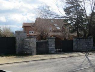 Chalet en Carretera matalpino 358. Se vende chalet independiente en cr m615 a matalpino n 3100  mor