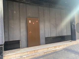 Business premise en Calle fernandez de los rios 88. Local comercial en gaztambide,