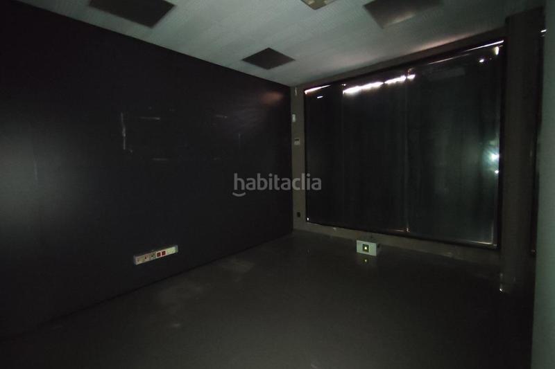 Foto a6702d92-d65f-4092-876a-ec12f7a44336. Local comercial en camino de leganes 42 se vende o alquila cm de leganes. camino de leganes, 42 00 a n 42 en Móstoles
