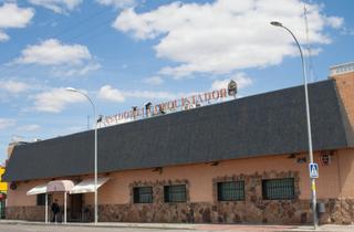 Nave industrial en Electricistas los 43. Se vende local de 1400m2 en alcorcon, funcionando como restauran