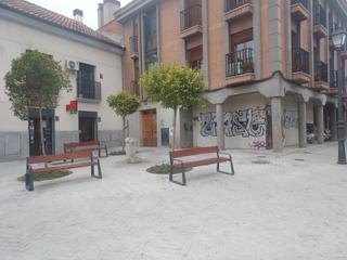 Lloguer Local Comercial a Islas azores 3. Local en la plaza de las islas azores, 3