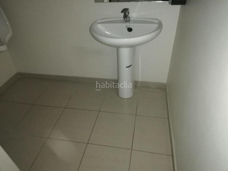 Foto f2d3bb3b-d951-4462-973b-4068bfc7d20a. Locale commerciale in yebenes 82 in Aluche Madrid