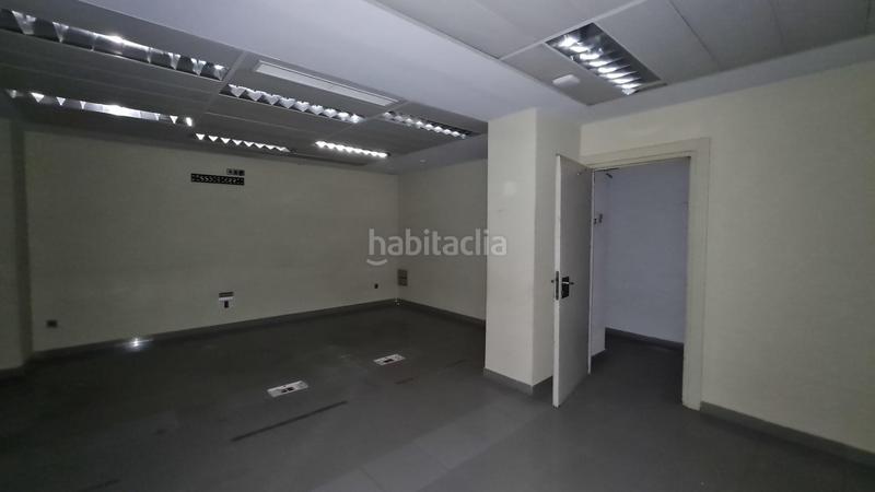 Foto a4f2f2ac-1e31-4d2e-a228-99001cb8c839. Local comercial a ntra señora de valvanera 96 a San Isidro Madrid