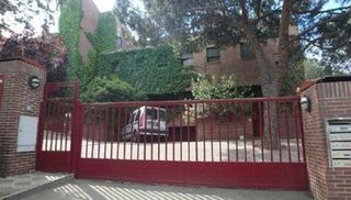 Maison jumelée à Araucarias 2. Se vende magnifico adosado en cl araucaria nº 2  galapagar  madr