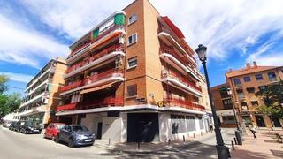 Location Local commercial à Calle de monseñor óscar romero 2. Se alquila local comercial en cl monseñor oscar romero n 2 madri