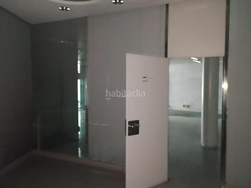 Foto e2c82cb2-3af5-4575-b44b-8f579d687796. Local comercial a calle camino viejo de leganes 49 a Madrid