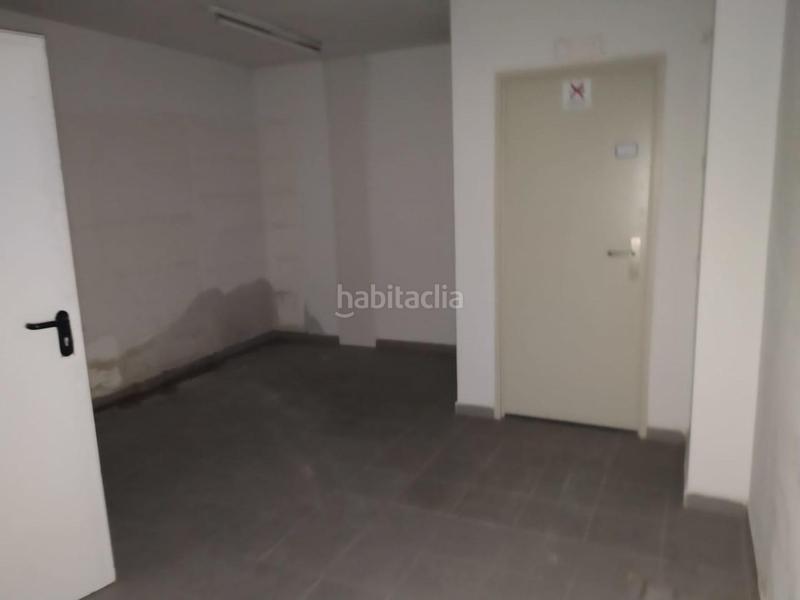 Foto 128d78a4-44bb-4b59-af68-8a27da7debcc. Locale commerciale in calle camino viejo de leganes 49 in Madrid