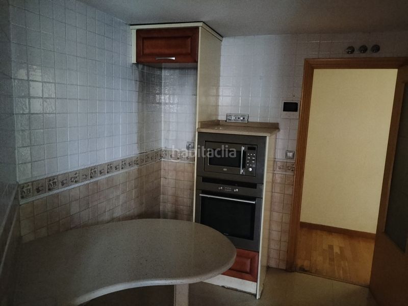 Foto f9471678-440c-46ba-ada5-bac214aeee43. Pis amb aparcament piscina a Orcasitas Madrid