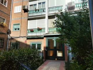 Flat in Blas cabrera 32. Se vende piso en piso en venta en calle de blas cabrera, 32