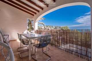 Casa  Avinguda de la marina 72. Oportunidad de inversión, villa mediterránea frente a cala balad