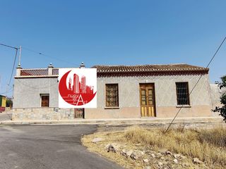 Mas à Perín. Espectacular finca en venta con casa para reformar y proyecto in