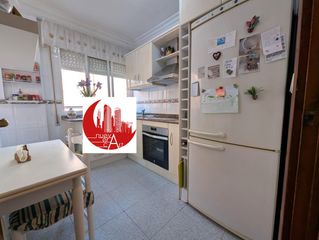 Appartamento in La Unión. Coqueto 1er piso sin ascensor en venta de 3 dormitorios con coch