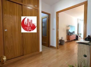 Pis a Polígono Santa Ana. Piso en venta de 3 dormitorios, 2 baños, parking y piscina comun