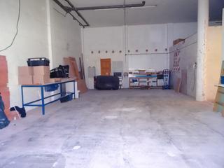 Miete Geschäftsraum in Barrio Peral-San Félix. Amplio local comercial en alquiler en buena zona de b peral !!