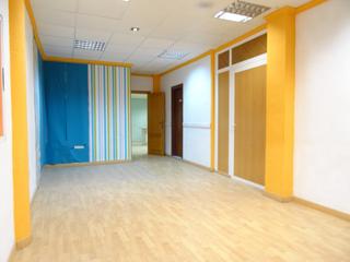 Lloguer Local Comercial a Barrio Peral-San Félix. Local comercial en alquiler en una muy buena zona de barrio pera