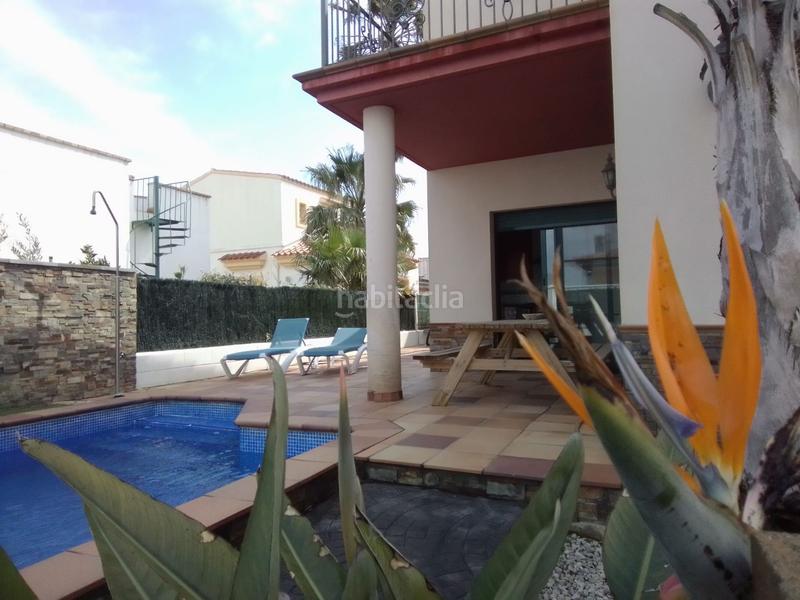 Foto 49e851da-58a4-440a-90c4-e6ef6b7bfc62. Casa amb piscina a Deltebre