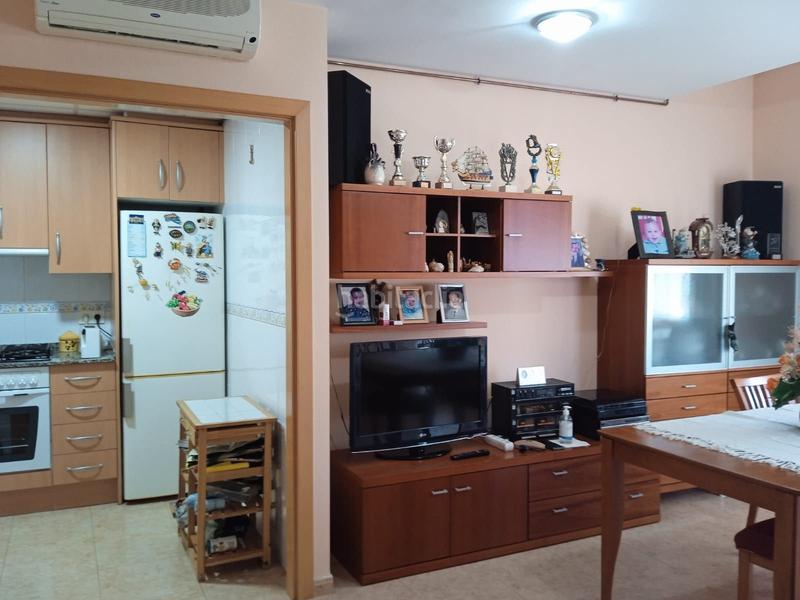 Foto d87c4db0-c505-447d-874d-e8f729ee6c32. Dúplex amb calefacció aparcament a Ampolla (L´)