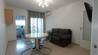 Miete Etagenwohnung  Vint-i-vuit. Piso de alquiler en el centro de camarles
