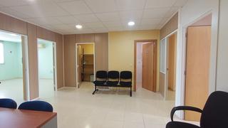 Lloguer Local Comercial  Hernan cortes. Localoficina de alquiler en ferreries tortosa