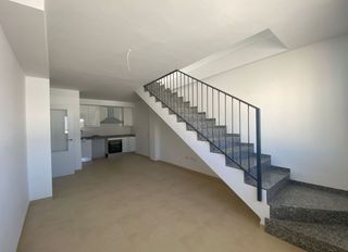 Alquiler Piso  Valencia. Piso tipo duplex de alquiler en sant jaume d enveja