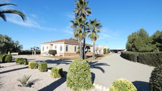 Chalet  N/a. Finca con chalet de 5 dormitorios 3 baos