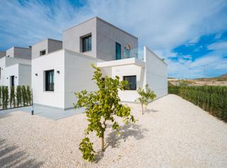 Casa adossada a Baños y Mendigo. Adosado con piscina comunitaria a tan solo 12 minutos de murcia