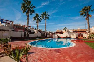 Chalet en Mazarrn Casco Urbano. Chalet adosado 3 dormitorios 2 baos piscina comunitaria