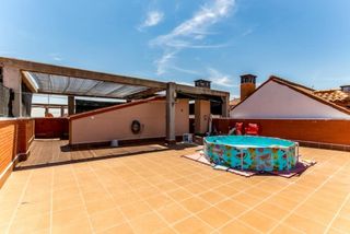Àtic a Torrijos. Aoc vende ático dúplex,3 habitaciones,2 baños,garaje y solarium