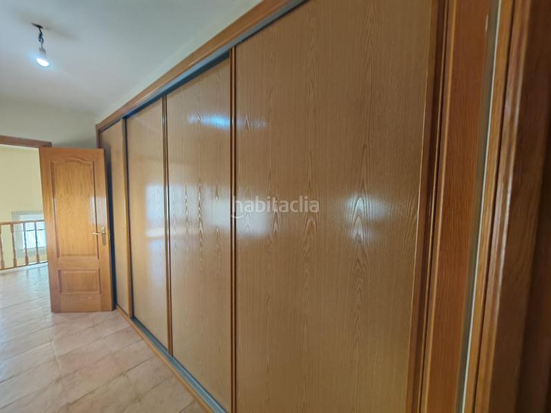 Foto bdd0506f-90df-4eb0-948c-a29d4eaa4a8f. Chalet aoc vende chalet , 4 habitaciones, 3 baños, garage y patio exterior e interior en Illescas