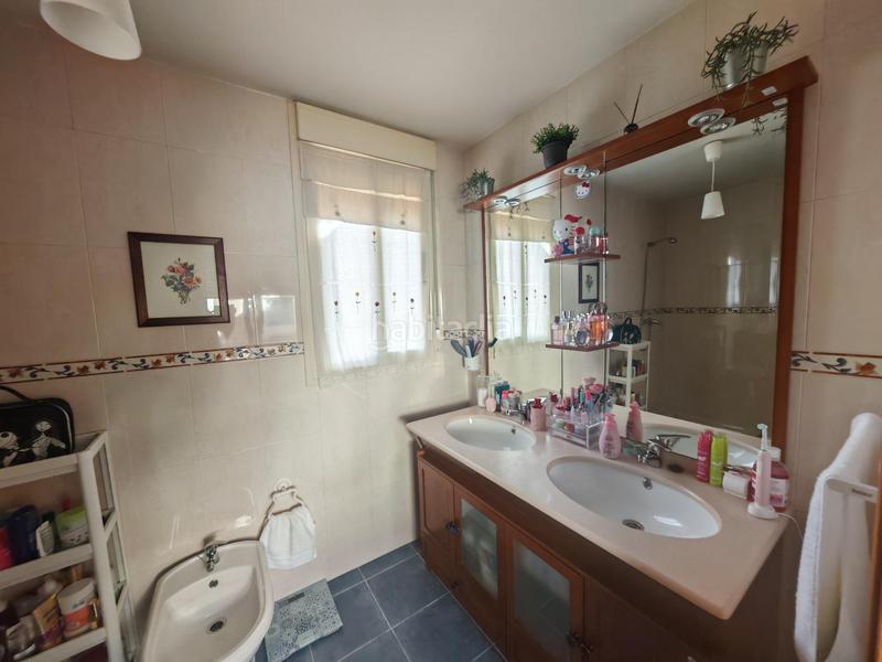 Foto ccf7acba-a8af-4ddc-9b07-180c1a97c07e. Chalet aoc vende chalet , 4 habitaciones, 3 baños, garage y patio exterior e interior en Illescas