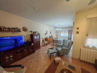 Xalet en Parque Manuel de Vega-Carretera de Ugena. Aoc vende chalet en illescas, 4 habitaciones, 3 baos, garage y