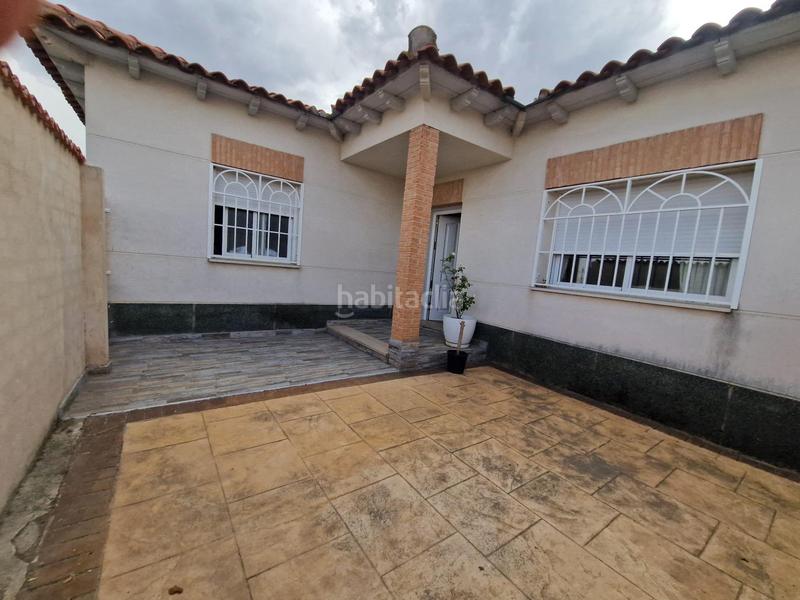 Foto 5eea1ea4-b33d-40f8-a734-8275637478d6. Casa aparellada amb calefacció aparcament piscina a Carmena