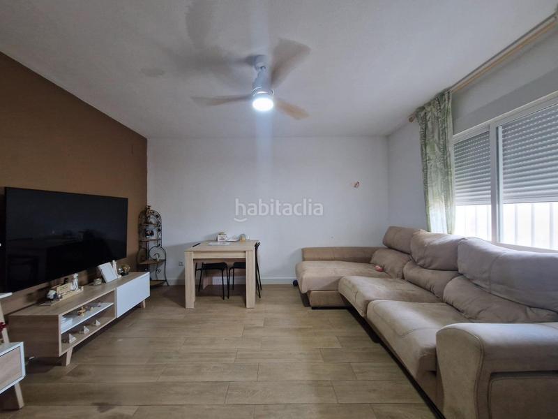 Foto 8d350c8c-d592-40dd-8857-fe45aabad0a1. Casa aparellada amb calefacció aparcament piscina a Carmena